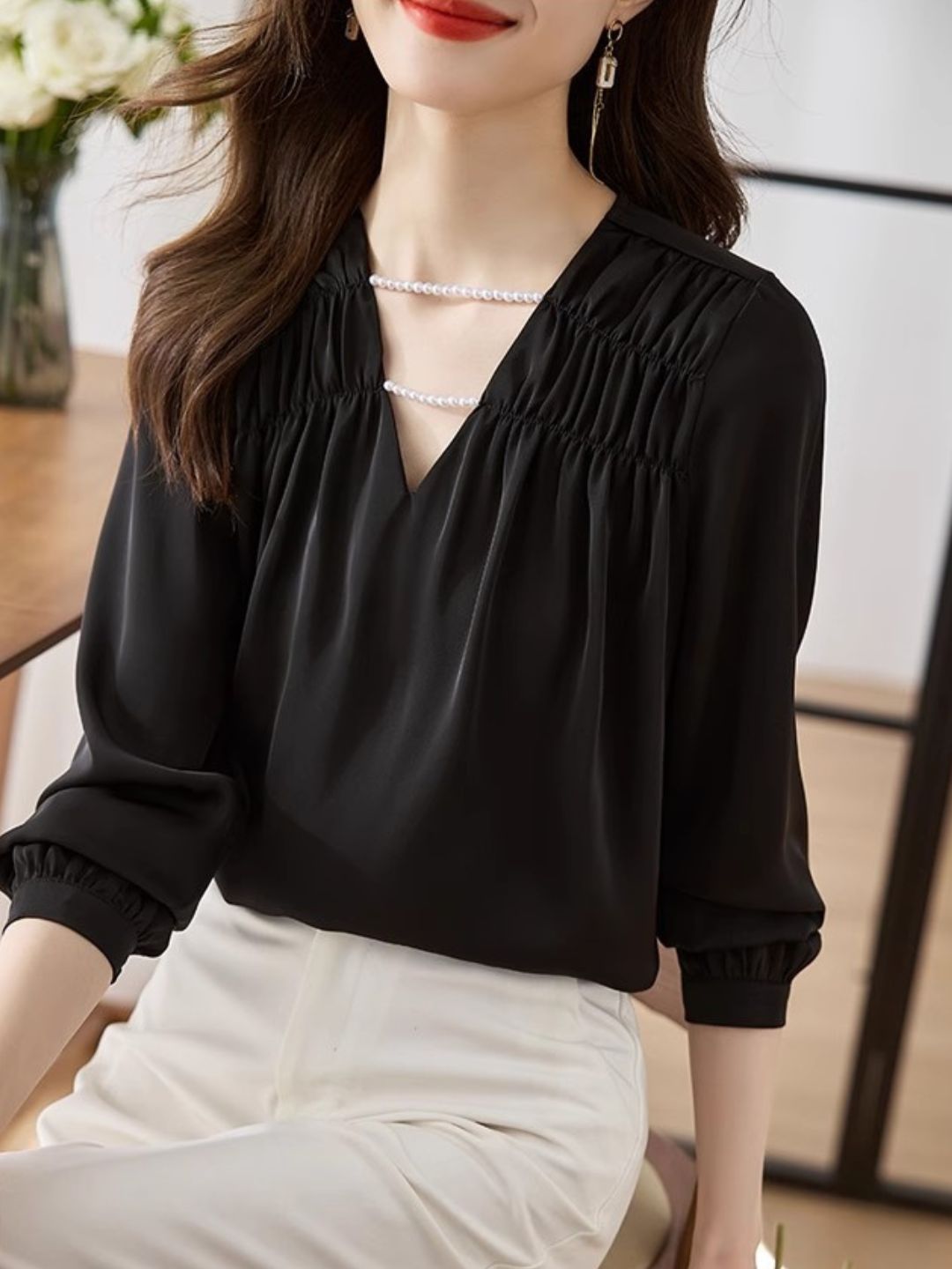 Versatile Pearl Chain Chic Top