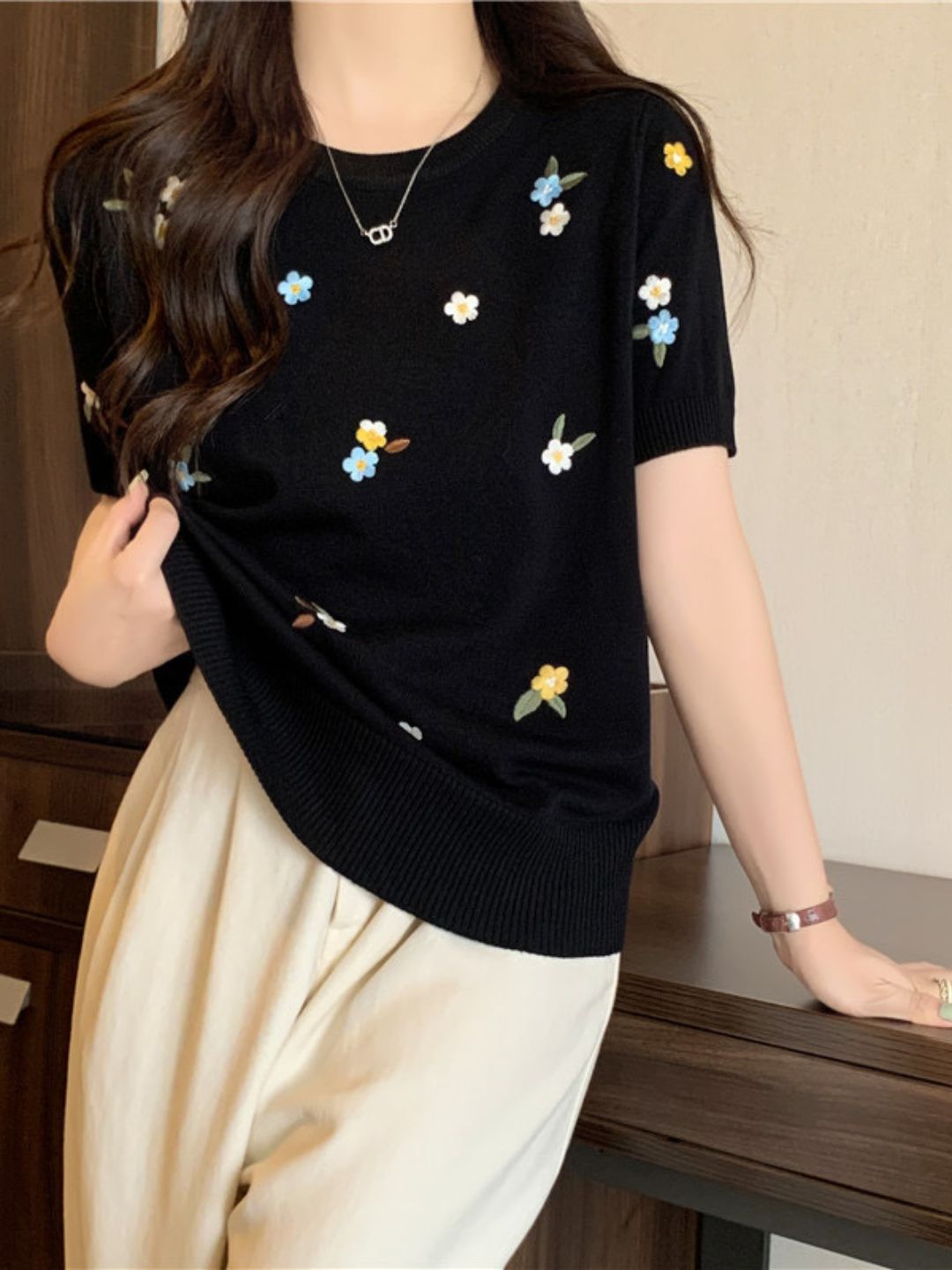 Crew Neck Embroidered Knitted Short Sleeves - Blue
