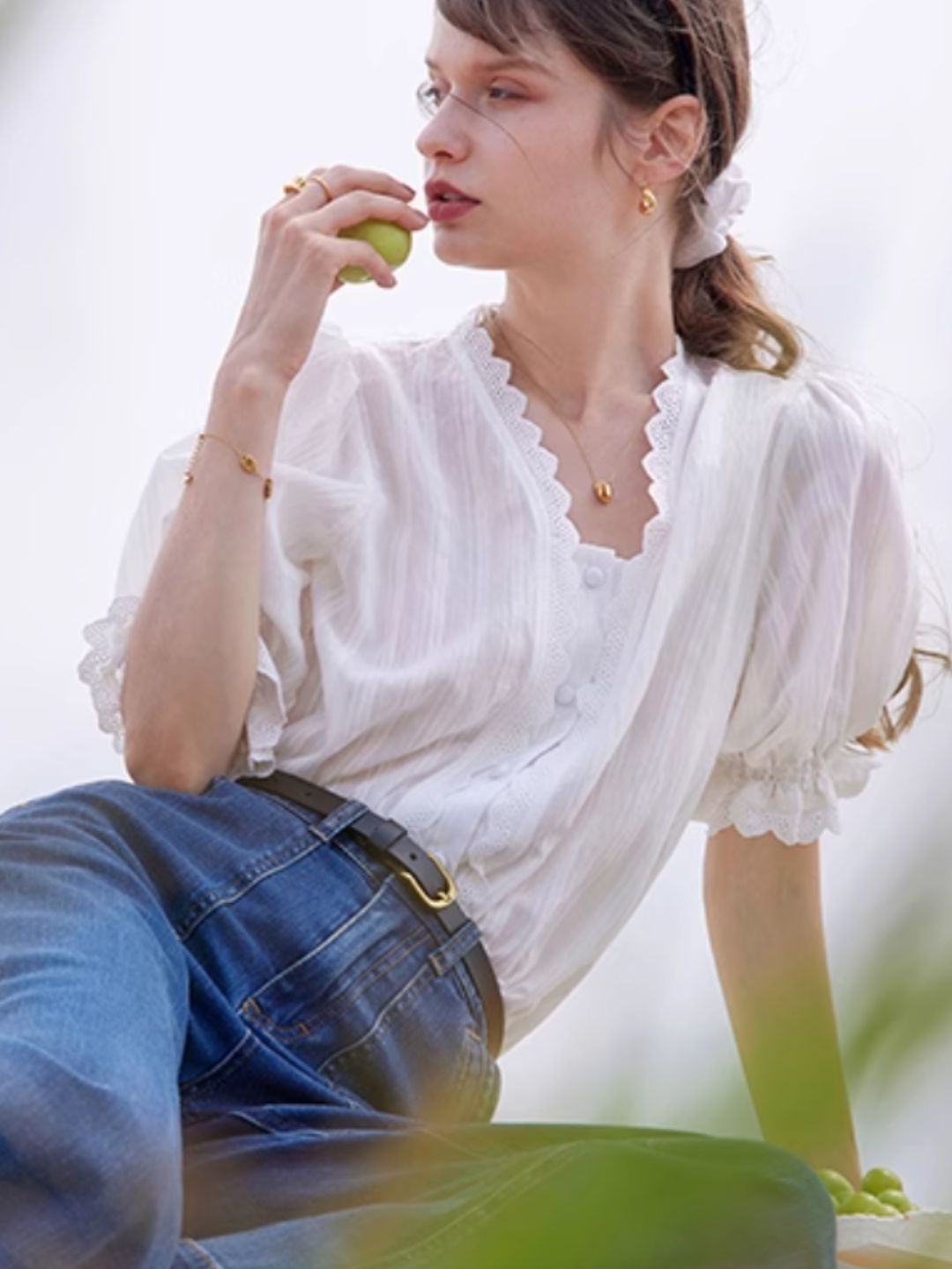 Lace V-neck Short-sleeved Shirt-Black