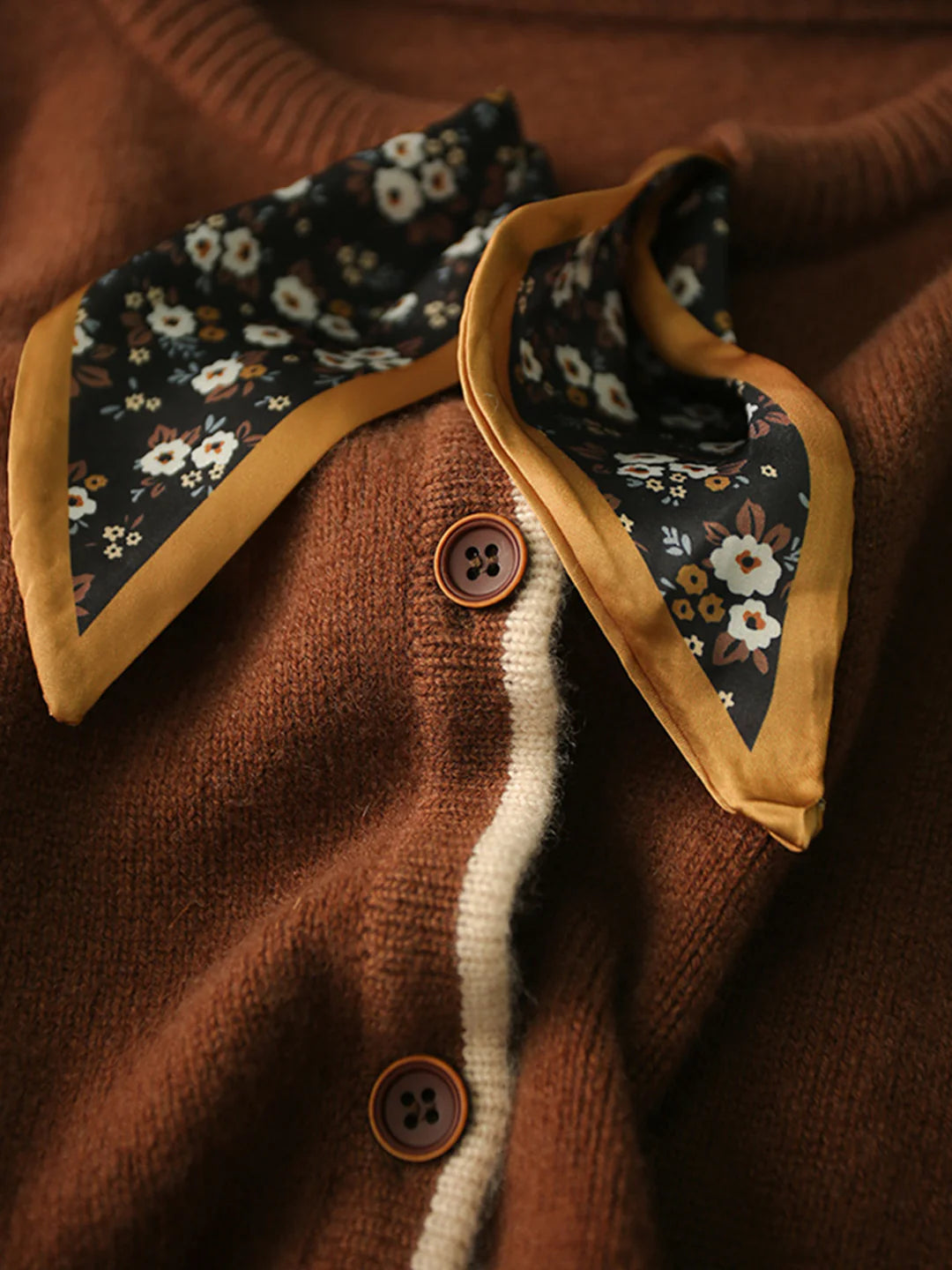 Vintage Crew Neck knitted Cardigan