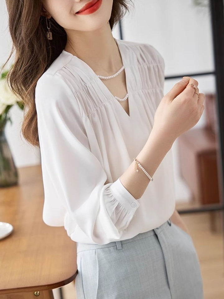 Versatile Pearl Chain Chic Top