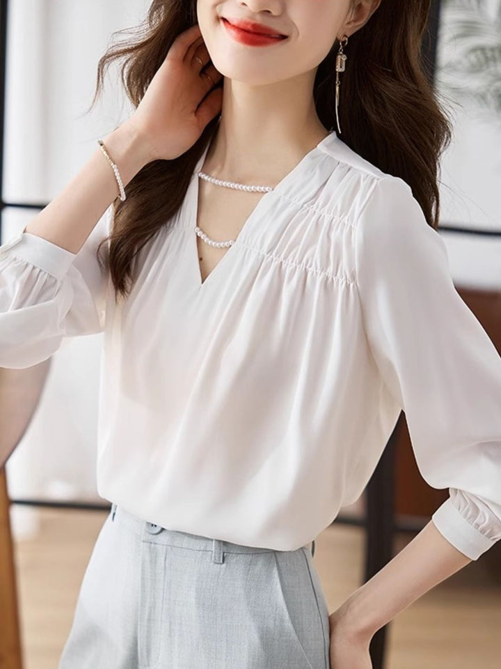 Versatile Pearl Chain Chic Top