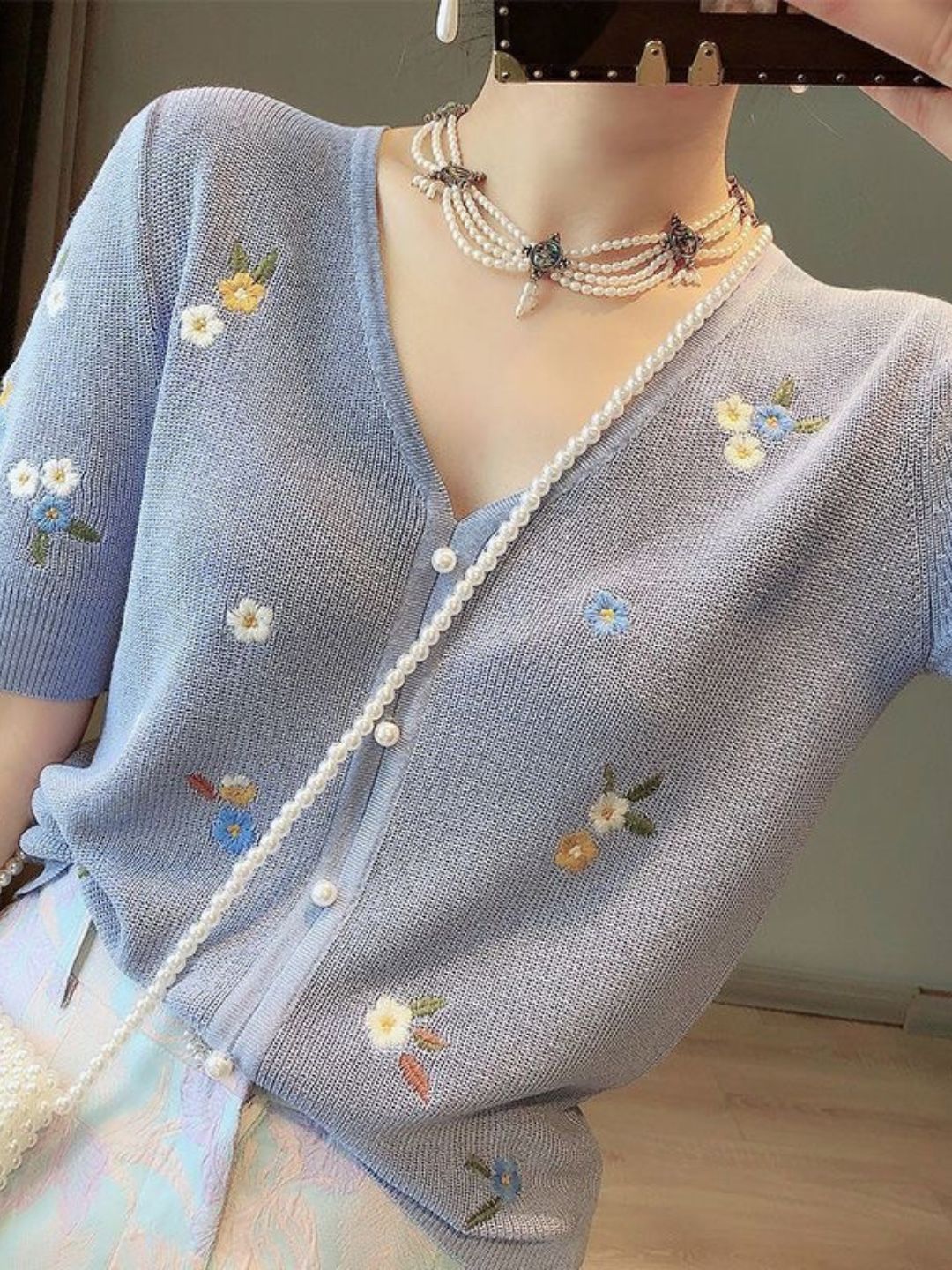 Embroidered Flower Knitted V-neck T-shirt - Green
