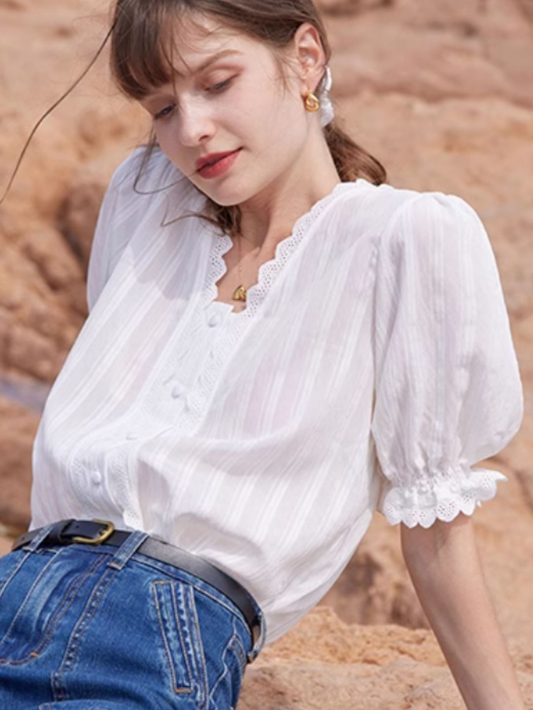 Lace V-neck Short-sleeved Shirt-Black
