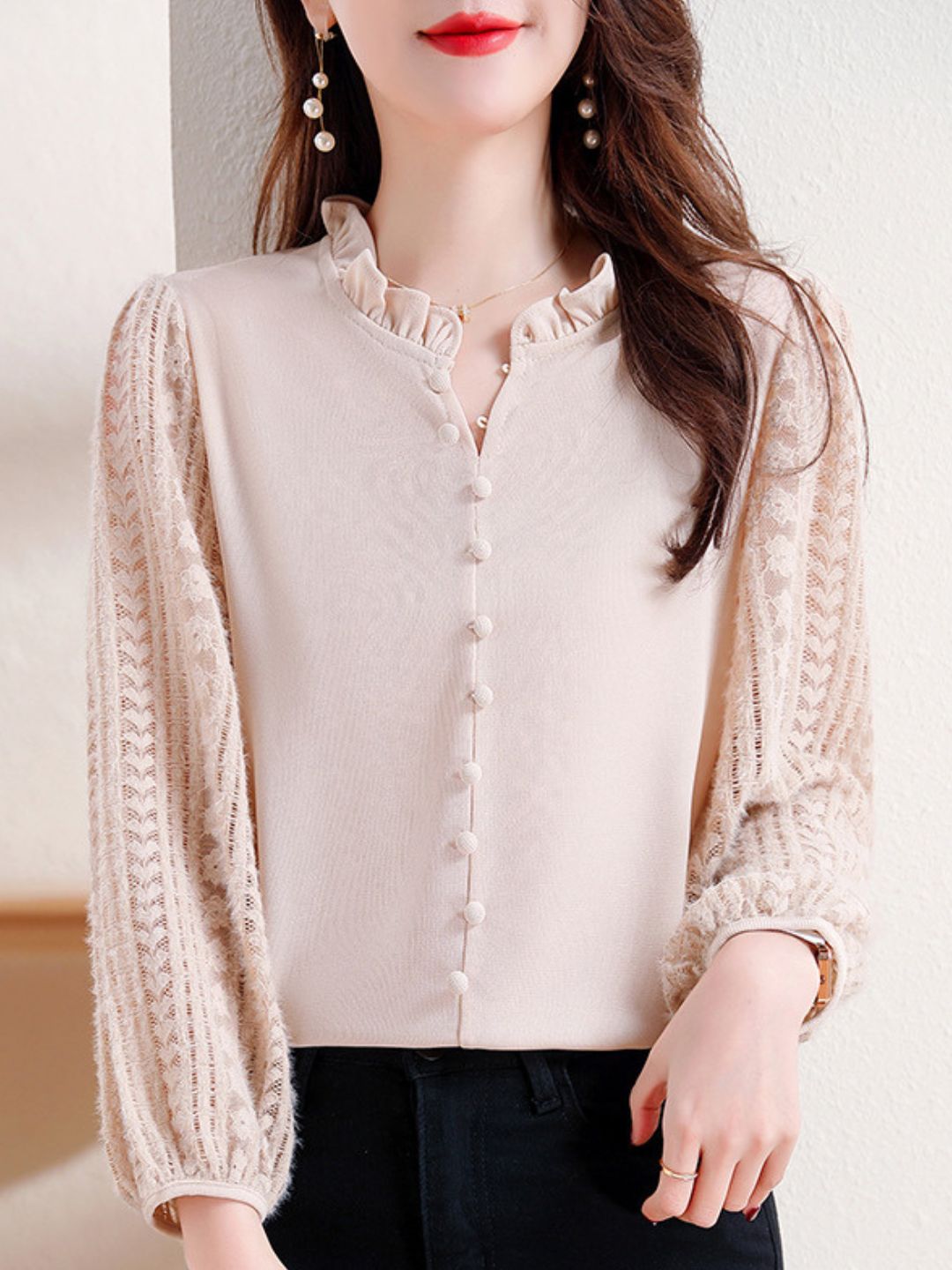 Elegant Lace Lantern Sleeve Top