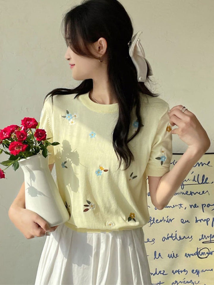 Crew Neck Embroidered Knitted Short Sleeves - Pink