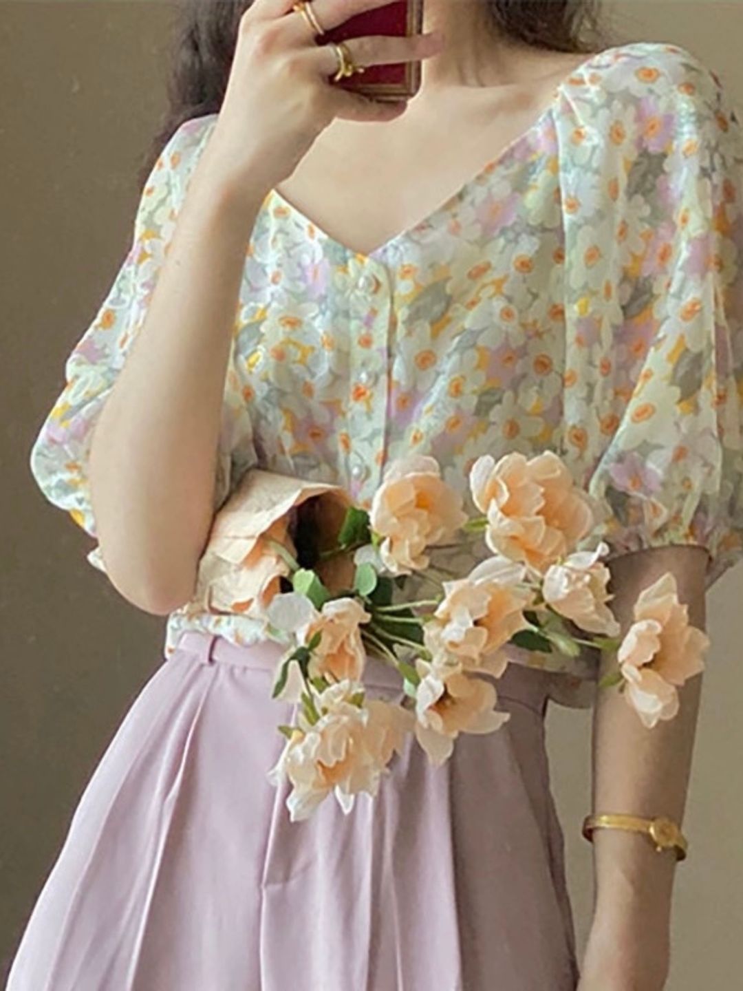 V-neck Puff Sleeve Short Sleeves