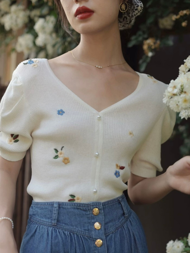 Embroidered Flower Knitted V-neck T-shirt - Black