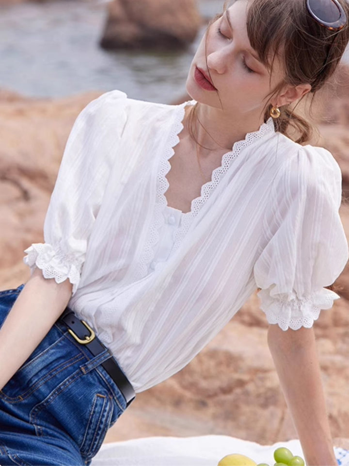 Lace V-neck Short-sleeved Shirt