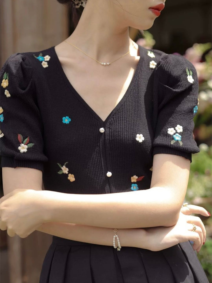 Embroidered Flower Knitted V-neck T-shirt - Black