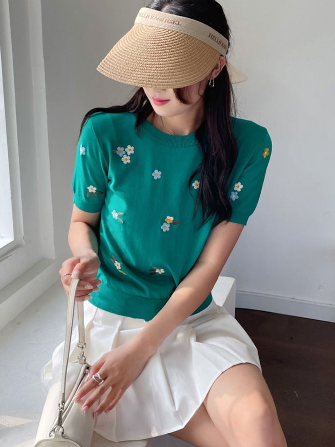 Crew Neck Embroidered Knitted Short Sleeves - Pink