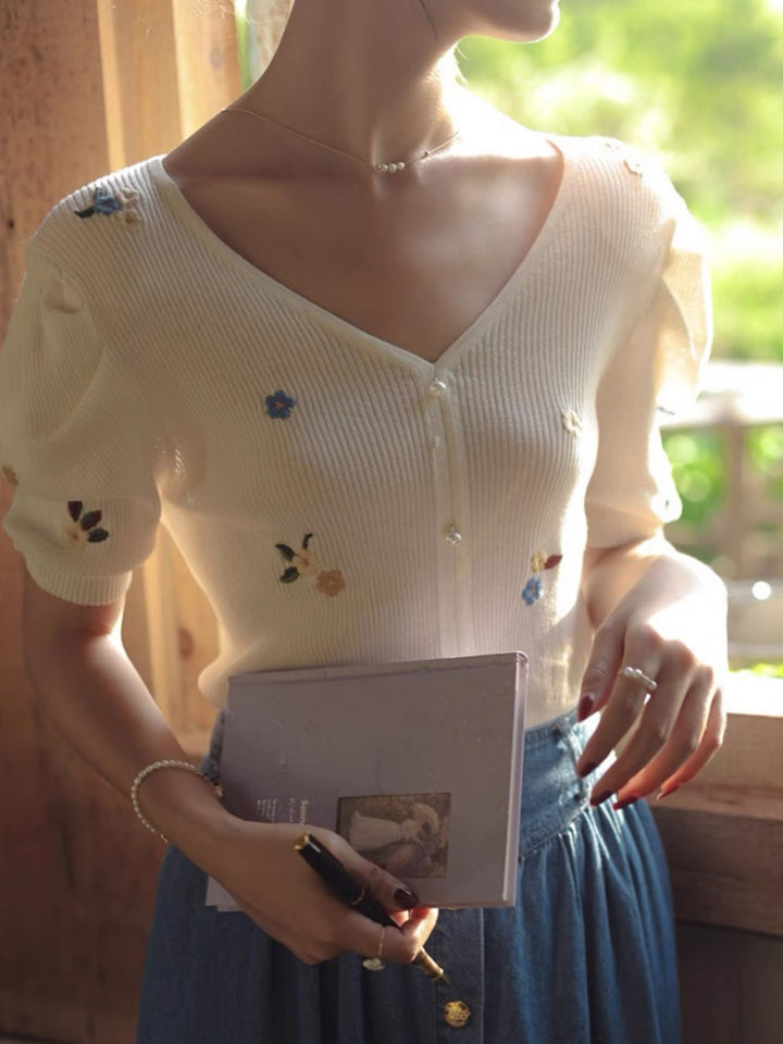 Embroidered Flower Knitted V-neck T-shirt - Green