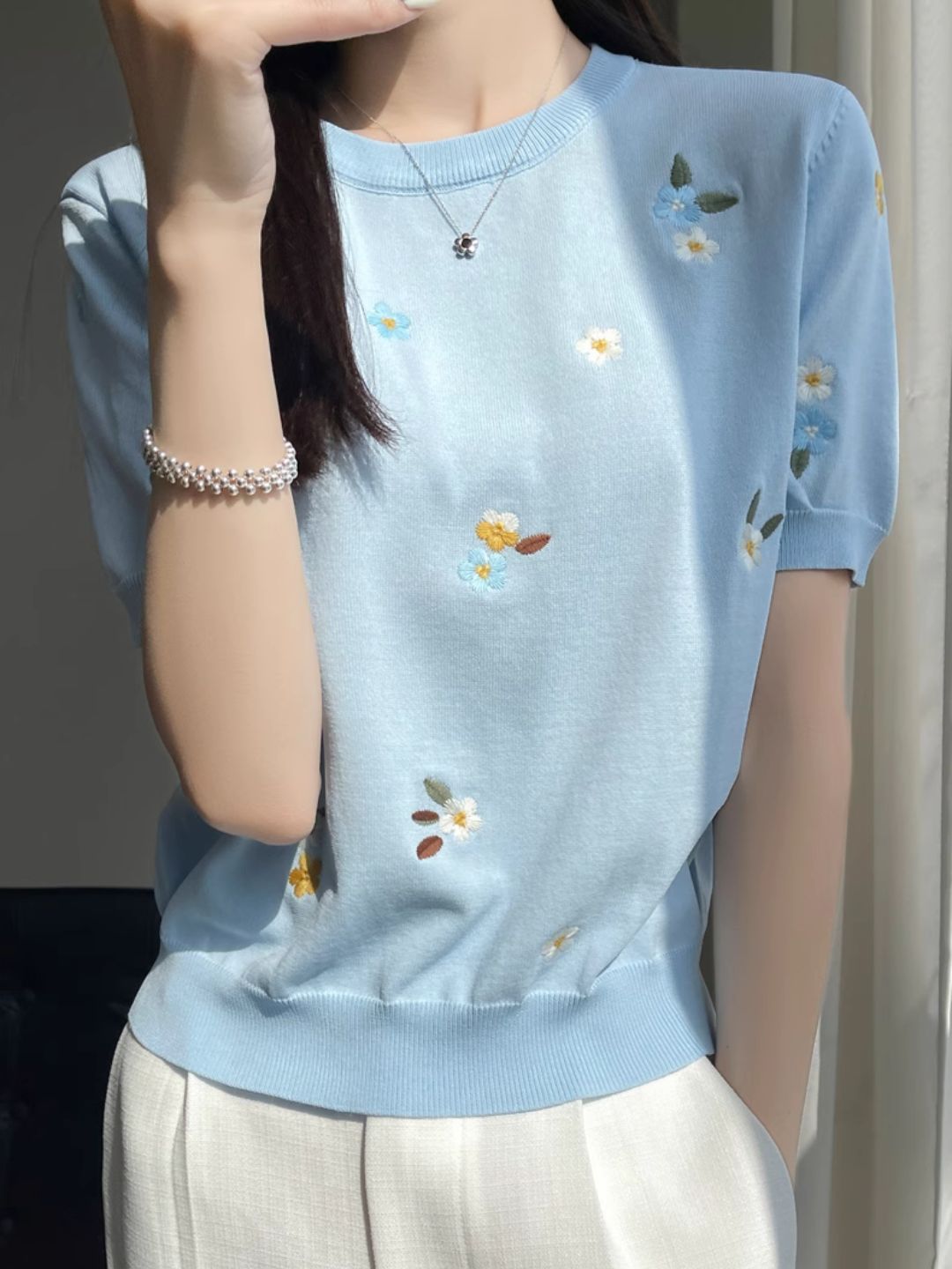 Crew Neck Embroidered Knitted Short Sleeves