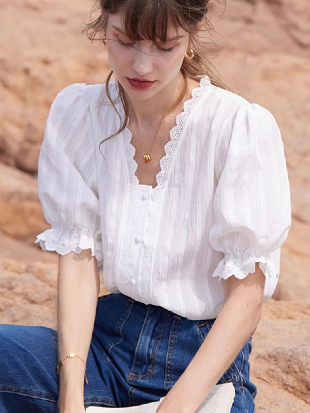 Lace V-neck Short-sleeved Shirt-Black