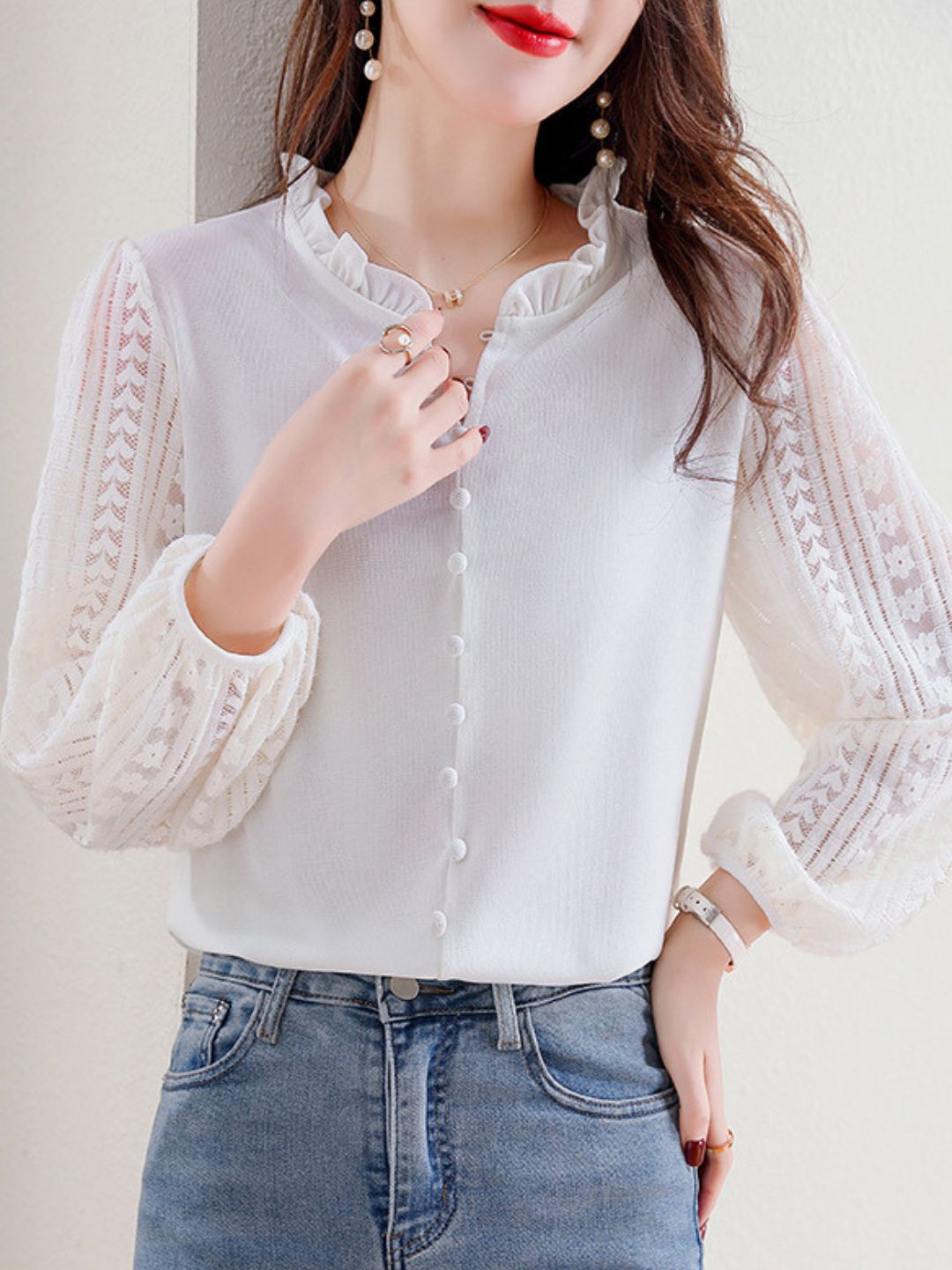 Elegant Lace Lantern Sleeve Top