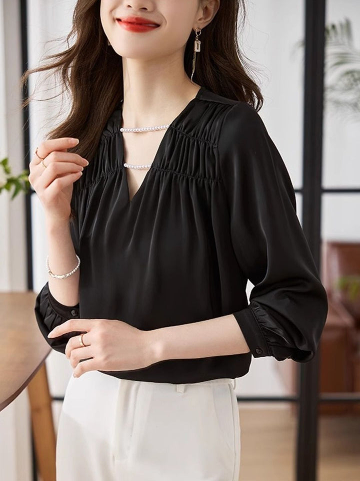 Versatile Pearl Chain Chic Top
