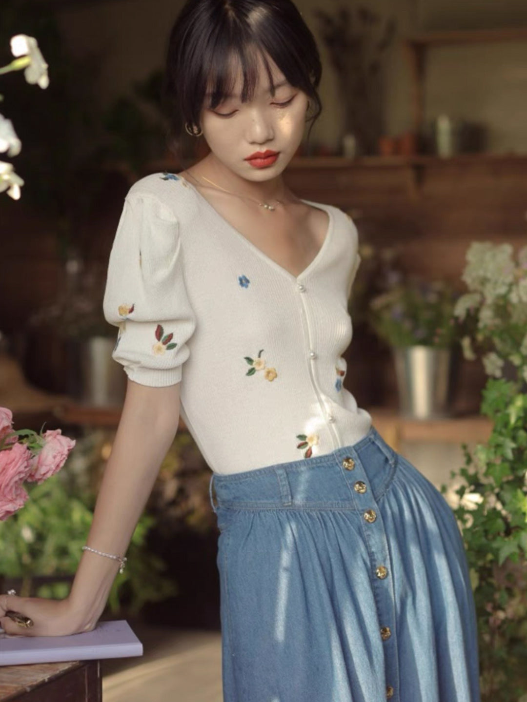 Embroidered Flower Knitted V-neck T-shirt - Green