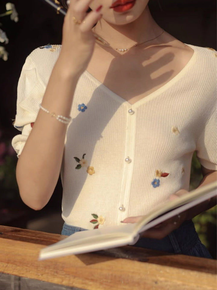 Embroidered Flower Knitted V-neck T-shirt - Black