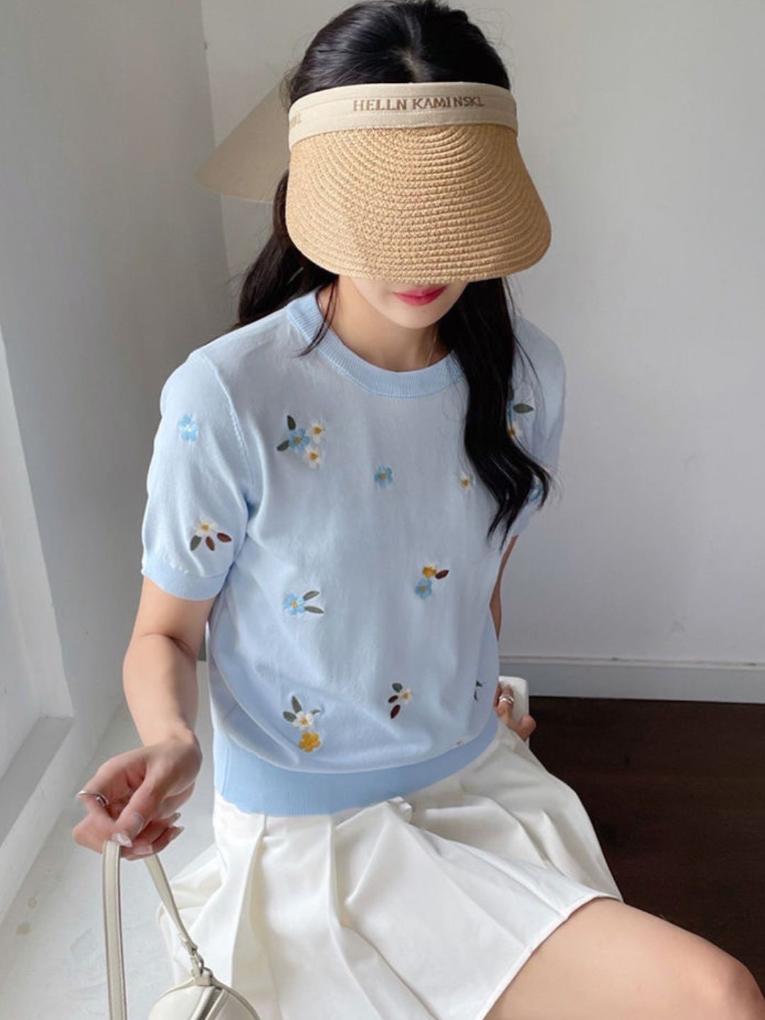 Crew Neck Embroidered Knitted Short Sleeves